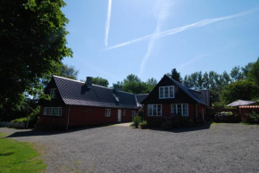 Pyttegården Apartments in Gudhjem